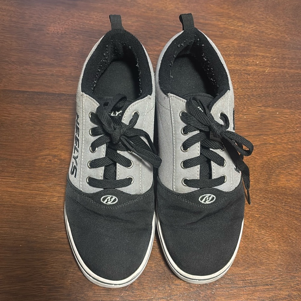 Heelys size 9